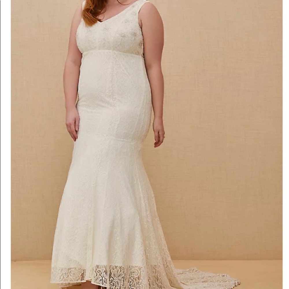 NWT TORRID IVORY LACE BEADED SLEEVELESS MERMAID WEDDING DRESS - Picture 7 of 7